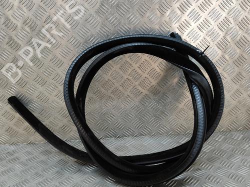 Used Rubber door seal LAND ROVER RANGE ROVER VELAR (L560) 2.0 D180 TD4 4x4 (180 hp) 18164755