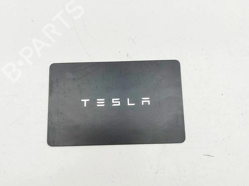 elektronisk-modul-tesla-model-3-5yj3-2017-32269387 main image