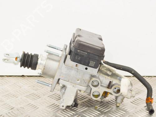 Used Brake master cylinder TOYOTA C-HR (_X1_) 1.8 Hybrid (ZYX10_, ZYX11_) (98 hp) 14664535