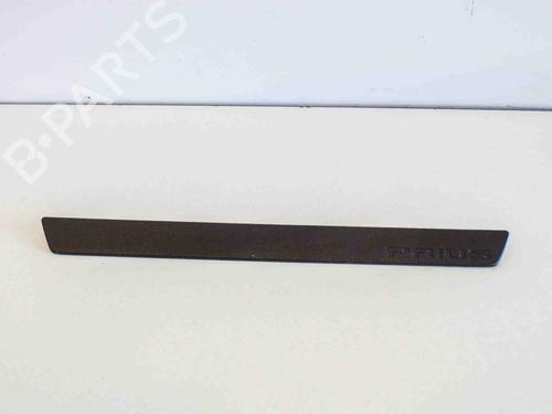 Marchepied TOYOTA PRIUS (_W3_) 1.8 Hybrid (ZVW3_) (99 hp) 14613015