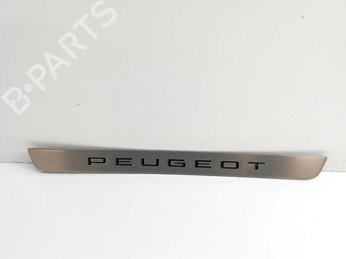 Used Step Step PEUGEOT 5008 III (KA_, KB_, KC_) e-210 (213 hp) 28446613 28446613