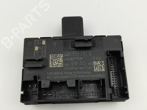 Used Electronic module PORSCHE MACAN (95B) 3.0 S Diesel (258 hp) 26500730