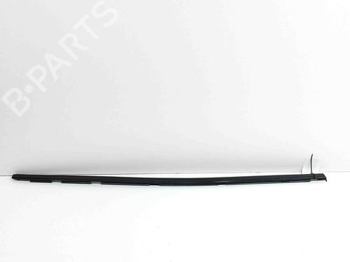 Used Door moulding trim PEUGEOT 2008 II (UD_, US_, UY_, UJ_, UR_, UC_) e-2008 (UKZKXZ) (136 hp) 27778384