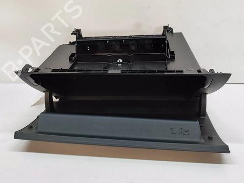 glove-box-mercedes-benz-cla-c118-2019-27784044 main image