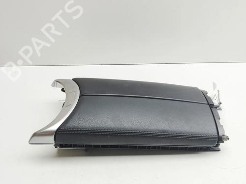 Used Armrest / Center console Armrest / Center console MERCEDES-BENZ C-CLASS Coupe (C205) C 200 EQ Boost (205.377) (184 hp) 34630674 34630674