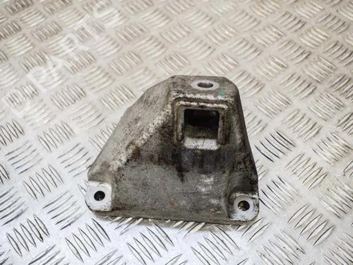 Used Engine mount BMW 5 (F10) 520 d (184 hp) 14664867