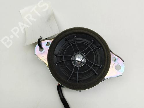 speaker-lexus-nx-_z1_-2014-27789986 main image