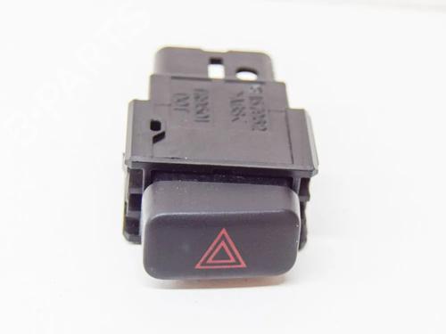 Used Warning switch Warning switch TOYOTA HILUX VII Pickup (_N1_, _N2_, _N3_) 2.5 D-4D 4WD (KUN25) (144 hp) 6774320 6774320