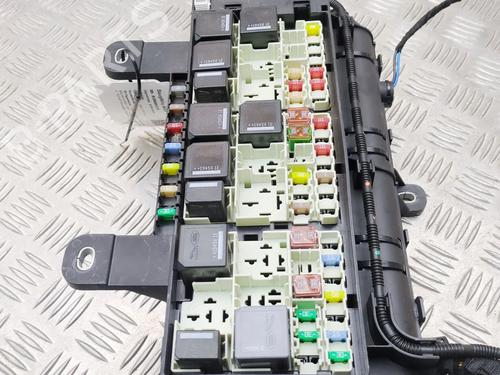 Fuse box LAND ROVER RANGE ROVER VELAR (L560) 2.0 D180 TD4 4x4 | BP39409521E1 - Image 4