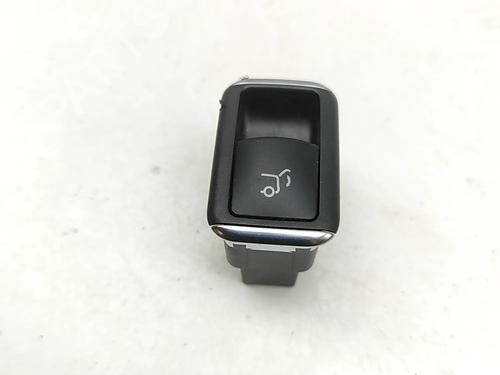 switch-mercedes-benz-gle-w166-2015-2016-2017-2018-34521136 main image