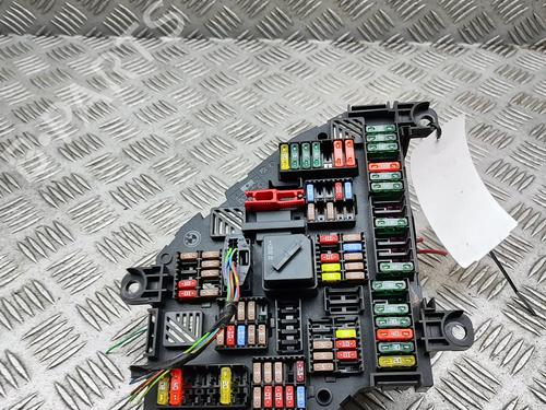 Used Fuse box Fuse box 39073496 39073496