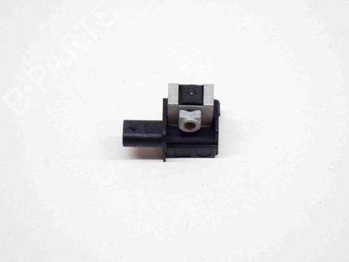 Used Electronic sensor BMW X3 (F25) sDrive 18 d (150 hp) 8842021