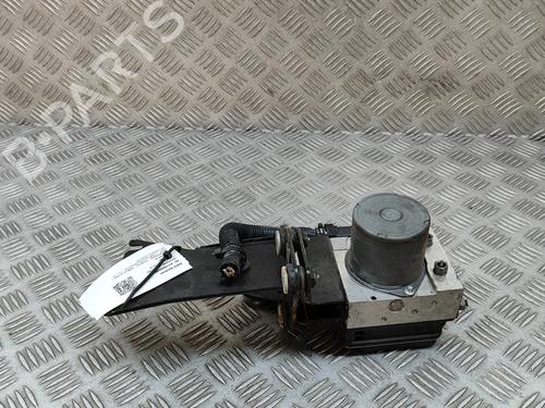 Used ABS pump RENAULT TWINGO II (CN0_) 1.2 16V (75 hp) 28045905