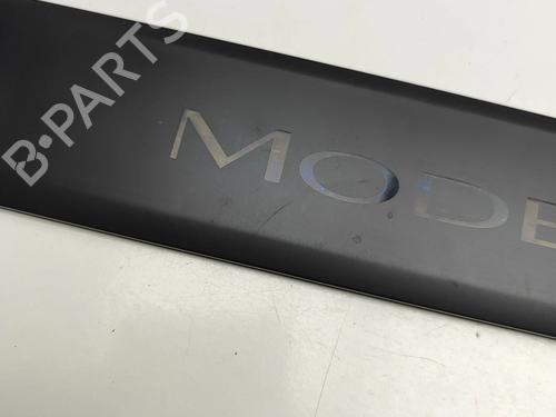 Step TESLA MODEL Y (5YJY) Long Range All-wheel Drive | BP30885414C149 