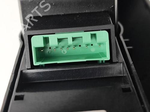 Switch VOLVO XC60 II (246) T6 Plug-In Hybrid AWD | BP27792219I30 