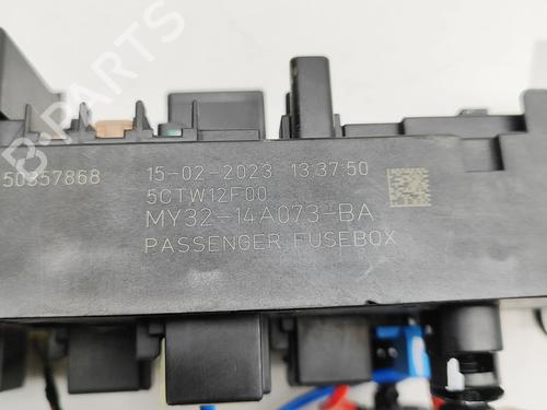 Fuse box LAND ROVER DISCOVERY V (L462) D300 MHEV 4x4 | BP33390194E1 - Image 6