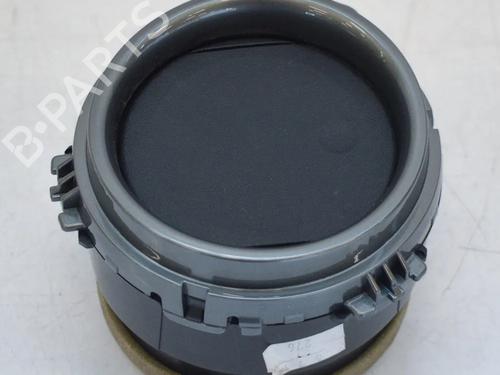 Used Air vent Air vent TOYOTA YARIS (_P13_) 1.5 Hybrid (NHP130_, NHP130) (101 hp) 14667643 14667643