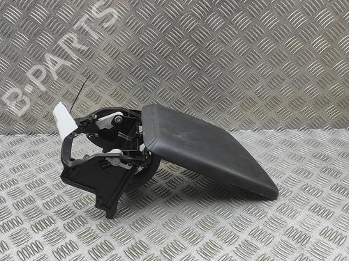 Used Armrest / Center console Armrest / Center console VOLVO V60 II (225) B6 Mild-Hybrid AWD (299 hp) 32756038 32756038