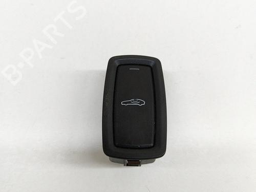 switch-porsche-macan-95b-30-s-7pp962109d-2014-21078477 main image