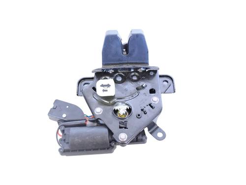 tailgate-lock-tesla-model-3-5yj3-2017-33365678 main image