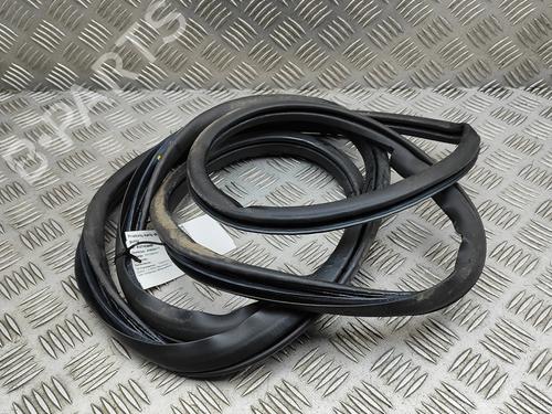 Used Rubber door seal Rubber door seal TOYOTA PRIUS (_W6_) 2.0 PHEV (MXWH61L, MXWH61) (223 hp) 30082290 30082290