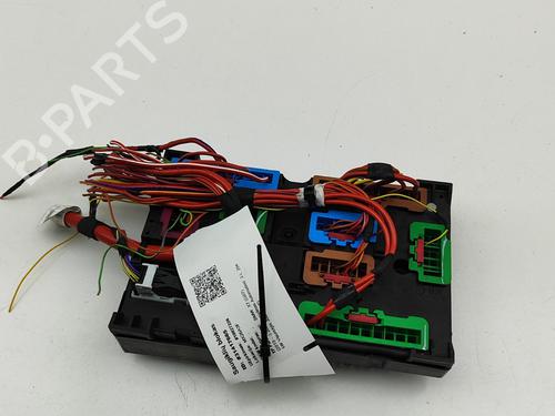 Used Fuse box BMW X7 (G07) xDrive M 50 d (400 hp) 28562992