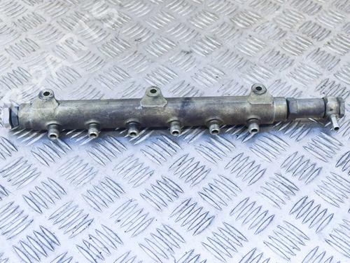 Used Injection rail Injection rail 6728521 6728521