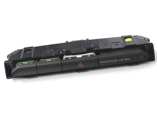 Used Warning switch VW PASSAT B8 (3G2, CB2) 2.0 TDI (150 hp) 30232837