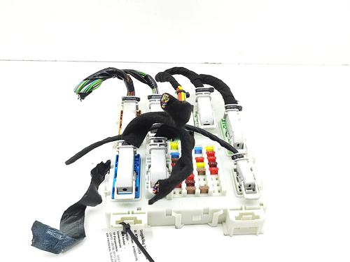 Used Fuse box Fuse box 37669700 37669700