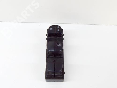 Used Right front window switch NISSAN JUKE (F15) 1.5 dCi (110 hp) 10992236