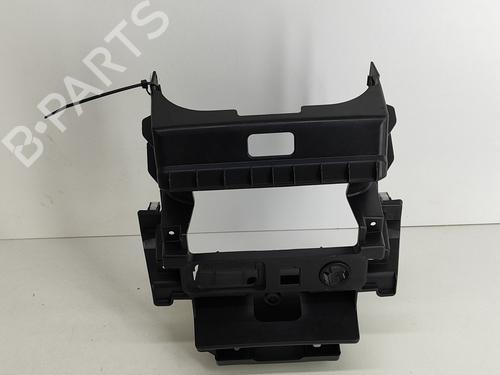 Console central MITSUBISHI OUTLANDER III (GG_W, GF_W, ZJ, ZL, ZK) 2.0 Hybrid 4WD (GG2W) (200 hp) 27777512