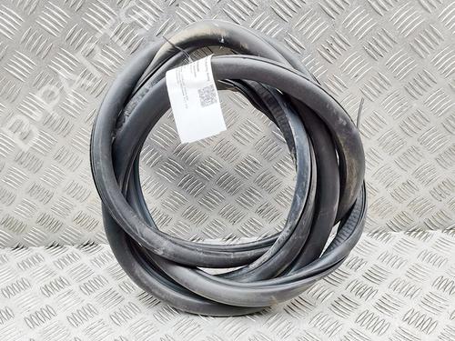 Used Rubber door seal CADILLAC ESCALADE 6.2 AWD (426 hp) 30394594