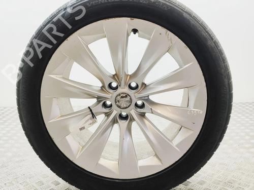 Llanta Llanta TESLA MODEL X (5YJX) P90D AWD (772 hp) 36470456 36470456
