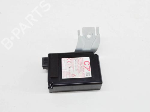 Used Electronic module Electronic module TOYOTA LAND CRUISER PRADO (_J15_) 2.8 D-4D (GDJ150_, GDJ155_, GDJ150, GDJ151) (177 hp) 15551721 15551721