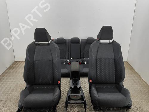 Sæde sæt Sæde sæt TOYOTA COROLLA Estate (_E21_) 1.8 Hybrid (ZWE211) (98 hp) 33368170 33368170