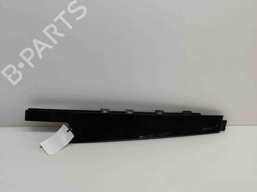 Used Door moulding trim LAND ROVER DISCOVERY V (L462) 3.0 D 4x4 (211 hp) 16944830
