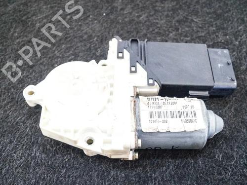 Rudehejsemotor forskærm venstre SEAT LEON (1M1) 1.4 16V (75 hp) 6739995