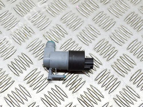 Used Washer pump TOYOTA YARIS (_P13_) 1.5 Hybrid (NHP130_) (101 hp) 14627004