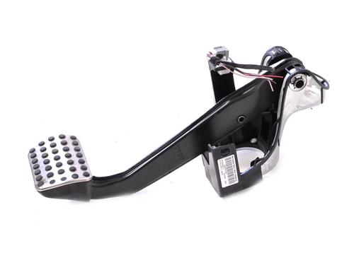 Used Break pedal MERCEDES-BENZ C-CLASS T-Model (S204) C 200 Kompressor (204.241) (184 hp) 30211844