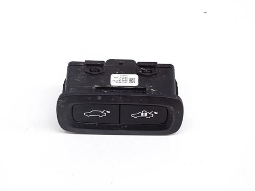 Used Switch VOLVO XC60 II (246) B4 Mild-Hybrid AWD (197 hp) 27762457