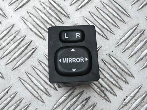 Used Mirror switch Mirror switch TOYOTA YARIS (_P13_) 1.3 (NSP130_, NSP130) (99 hp) 6725195 6725195