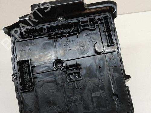 Electronic module TESLA MODEL Y (5YJY) EV Performance All-wheel Drive | BP31314668M83