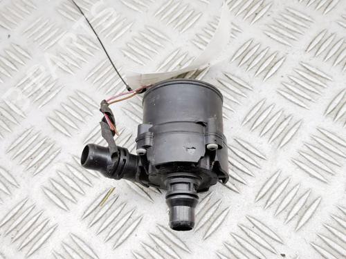 Used Auxiliary water pump Auxiliary water pump BMW 5 (G30, F90) 520 i (184 hp) 39958435 39958435