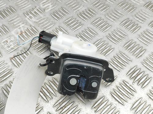 Used Tailgate lock TOYOTA COROLLA Estate (_E21_) 1.8 Hybrid (ZWE211) (98 hp) 29812621
