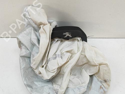 Used Driver airbag PEUGEOT 2008 II (UD_, US_, UY_, UJ_, UR_, UC_) e-2008 (UKZKXZ) (136 hp) 29042432