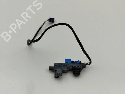 camera-tesla-model-3-5yj3-2017-27792084 main image