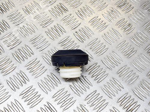 Fuel cap LAND ROVER DISCOVERY II (L318) 2.5 Td5 4x4 | BP14630862C161 