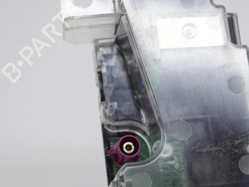 Antenne/Base TESLA MODEL Y (5YJY) EV Performance All-wheel Drive | BP28547799C140