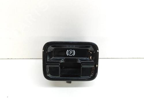 switch-mercedes-benz-eqe-v295-2022-29282975 main image