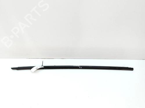 Dørliste PORSCHE TAYCAN Cross Turismo (Y1B) 4S Performance Battery Plus (Y1BDB1) (571 hp) 27770750